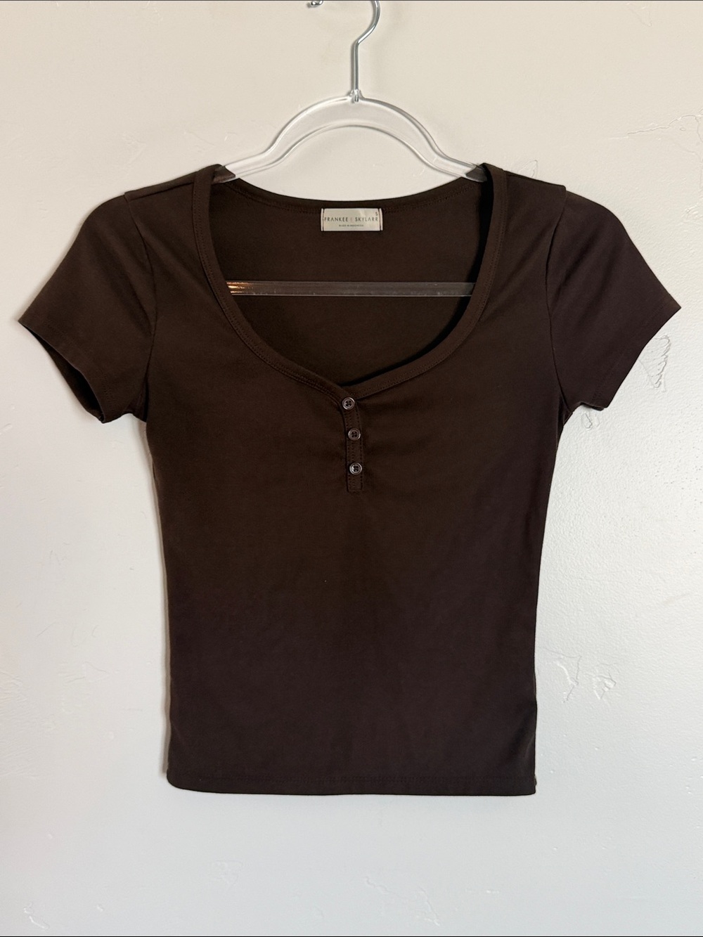 Frankee & Skylarr Brown Short-Sleeve Henley Top Ribbed Fitted Casual Top